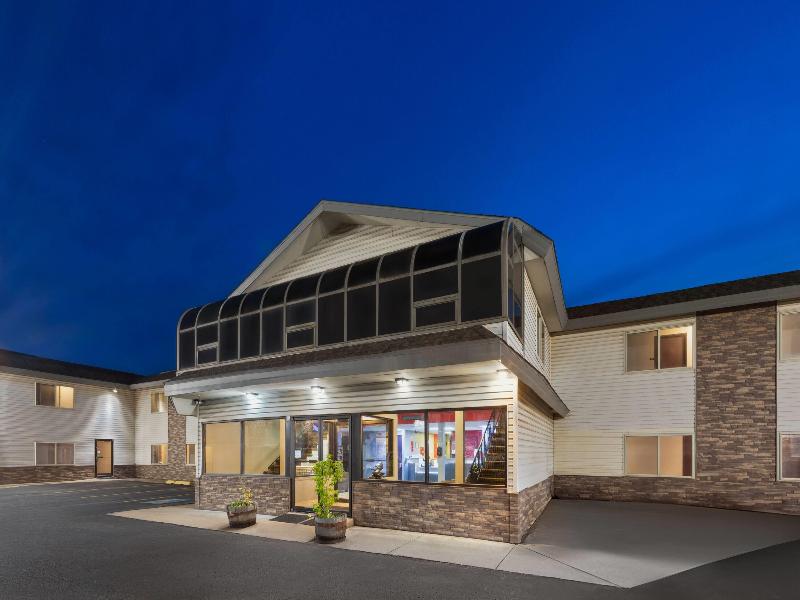 Baymont By Wyndham Iron Mountain image
