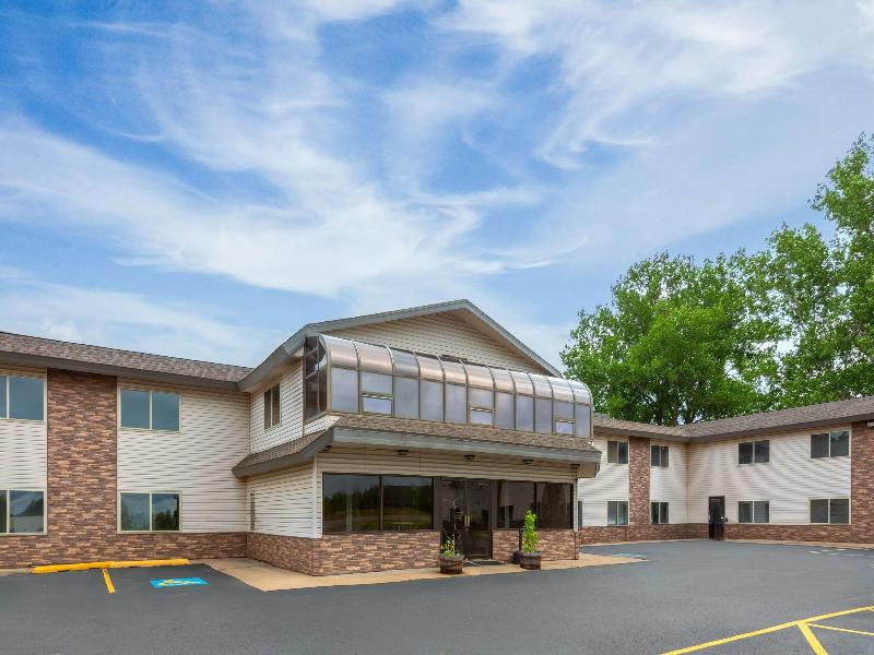 Baymont By Wyndham Iron Mountain image
