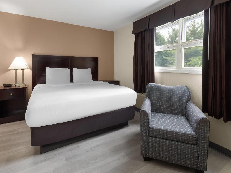 Baymont By Wyndham Iron Mountain image