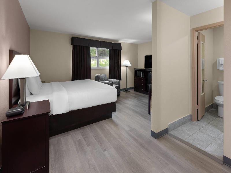 Baymont By Wyndham Iron Mountain image