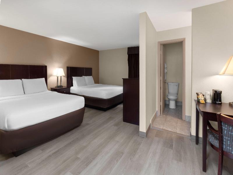 Baymont By Wyndham Iron Mountain image