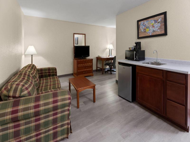 Baymont By Wyndham Iron Mountain image