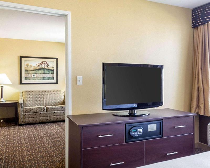 MainStay Suites Minot Area image