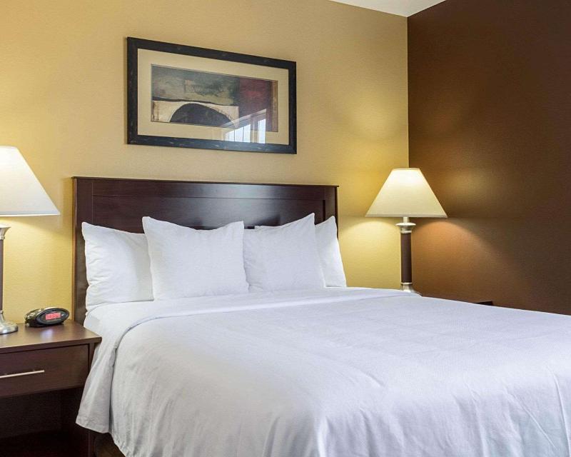 MainStay Suites Minot Area image