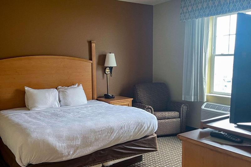 Mainstay Suites Williston image