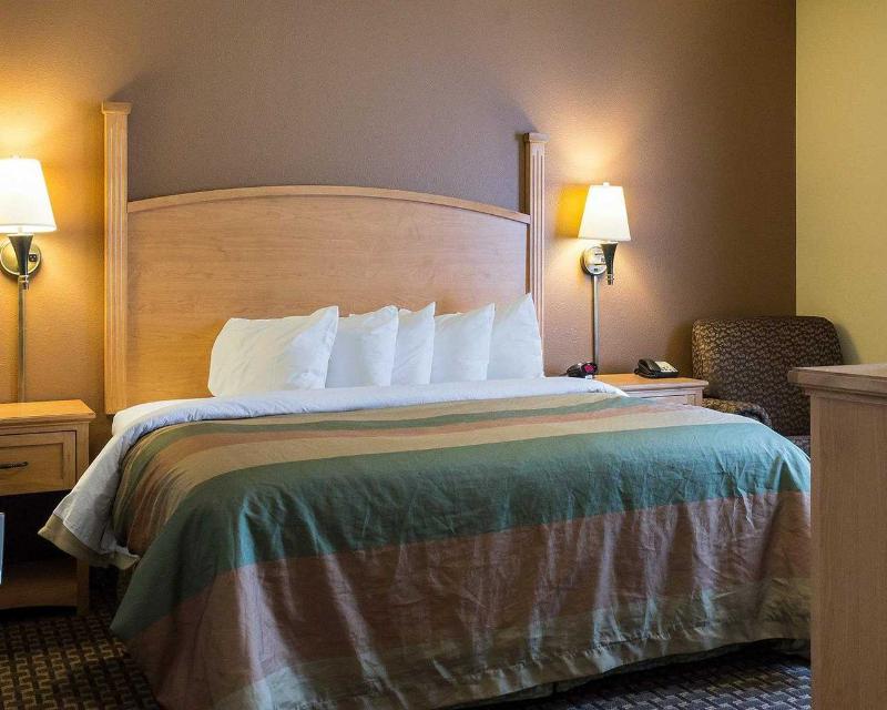 Mainstay Suites Williston image