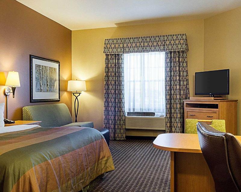 Mainstay Suites Williston image