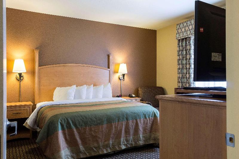 Mainstay Suites Williston image