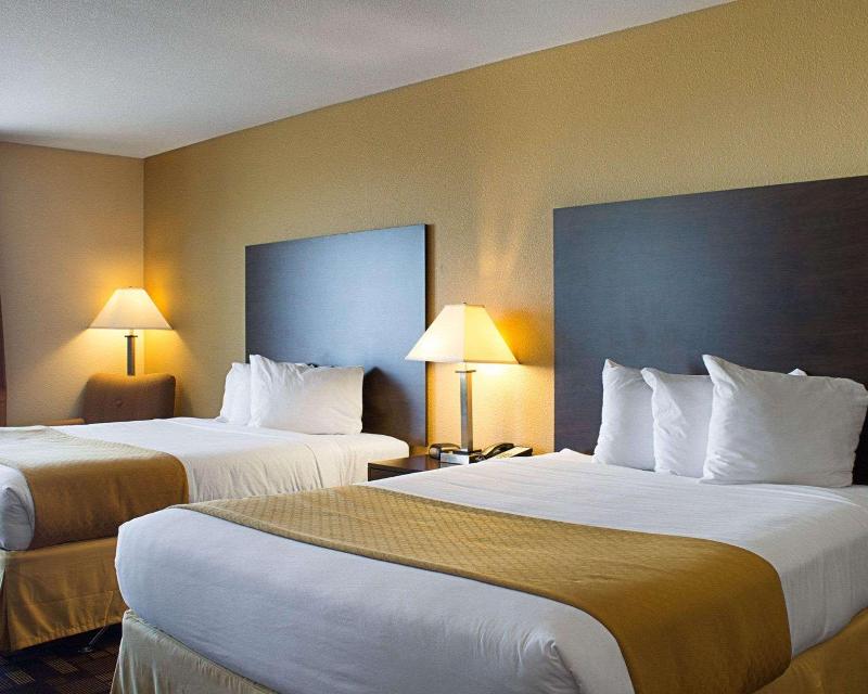 Quality Inn & Suites Minot image