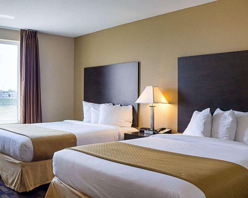 Quality Inn & Suites Minot image