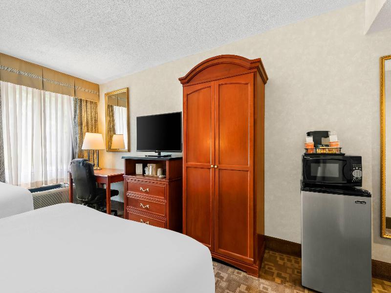 Quality Inn Edison - New Brunswick image