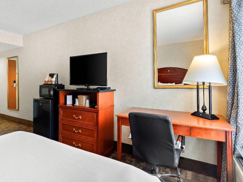 Quality Inn Edison - New Brunswick image