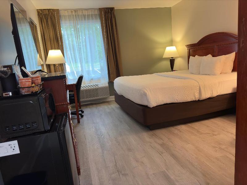 Quality Inn Edison - New Brunswick image