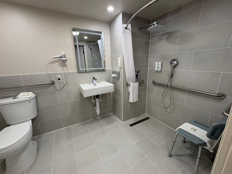Quality Inn Edison - New Brunswick image