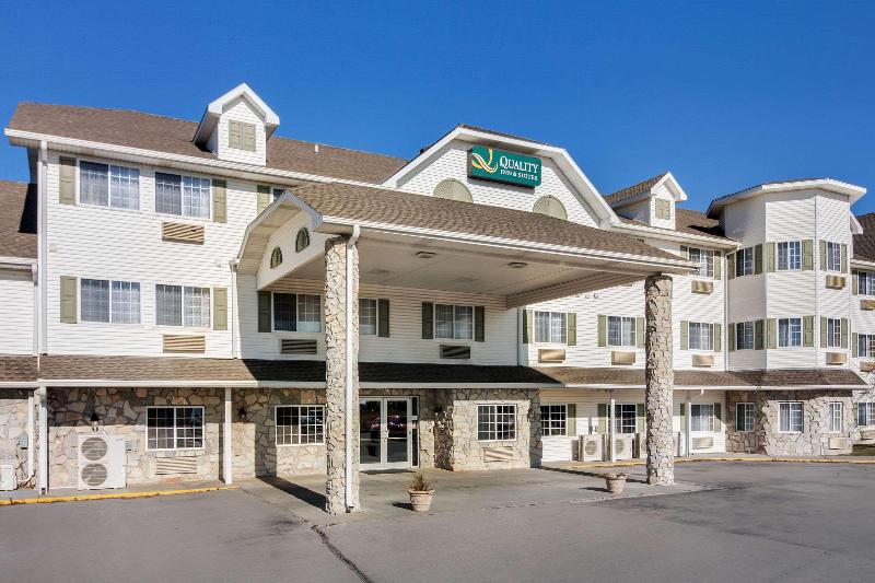 Quality Inn & Suites Lincoln Municipal Airport image