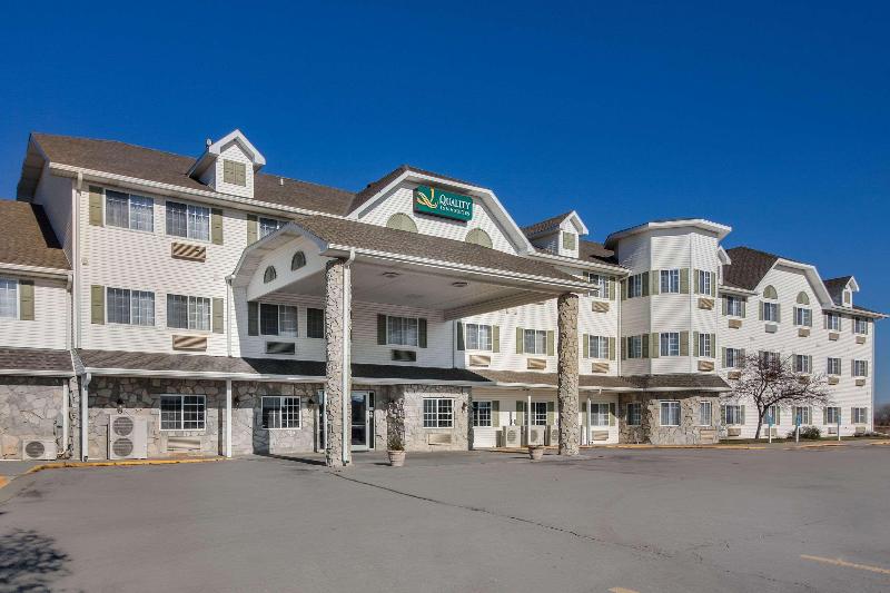 Quality Inn & Suites Lincoln Municipal Airport image
