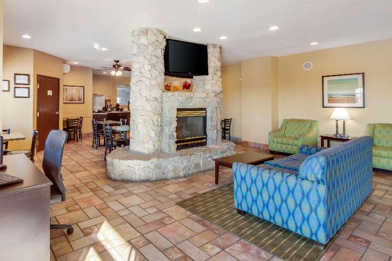 Quality Inn & Suites Lincoln Municipal Airport image