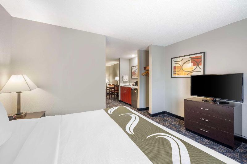 Quality Inn & Suites Lincoln Municipal Airport image