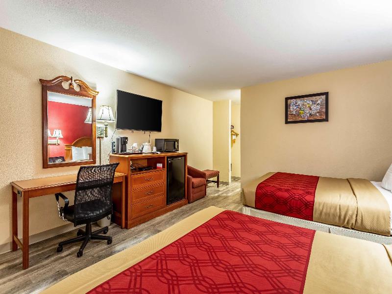 Econo Lodge Inn & Suites Santa Rosa image