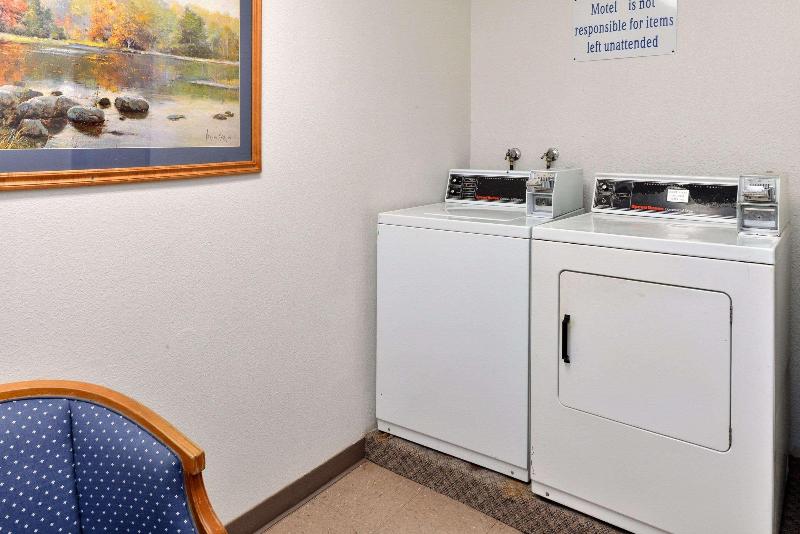 Econo Lodge Corvallis Near University image