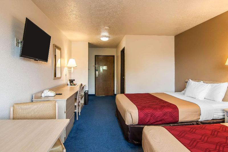 Econo Lodge Corvallis Near University image