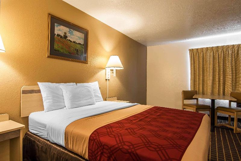 Econo Lodge Corvallis Near University image