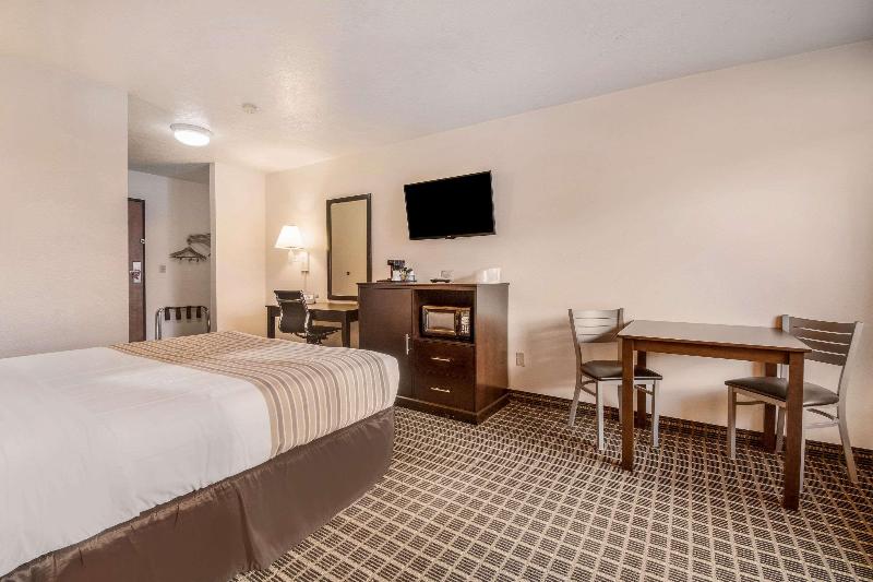 Econo Lodge Corvallis Near University image