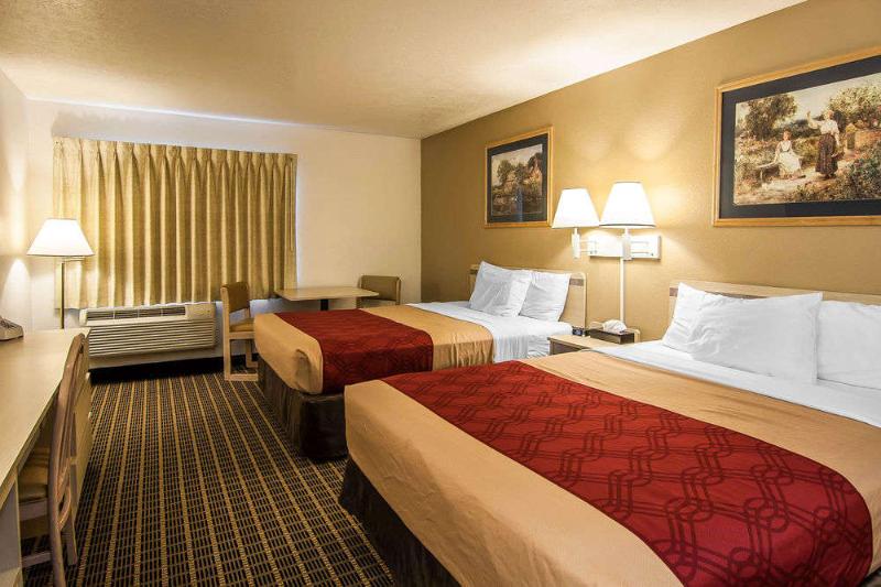 Econo Lodge Corvallis Near University image
