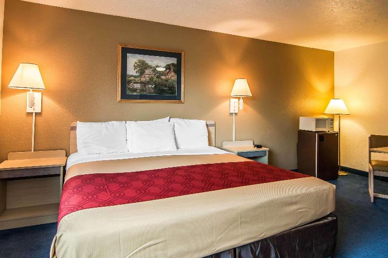 Econo Lodge Corvallis Near University image
