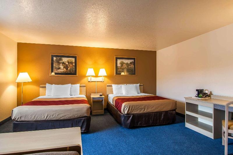 Econo Lodge Corvallis Near University image