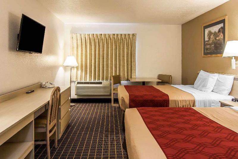 Econo Lodge Corvallis Near University image