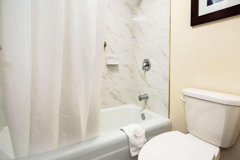 Clarion Inn & Suites New Hope-Lambertville