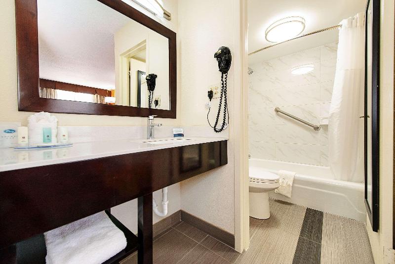 Clarion Inn & Suites New Hope-Lambertville