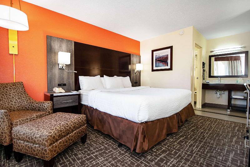 Clarion Inn & Suites New Hope-Lambertville image