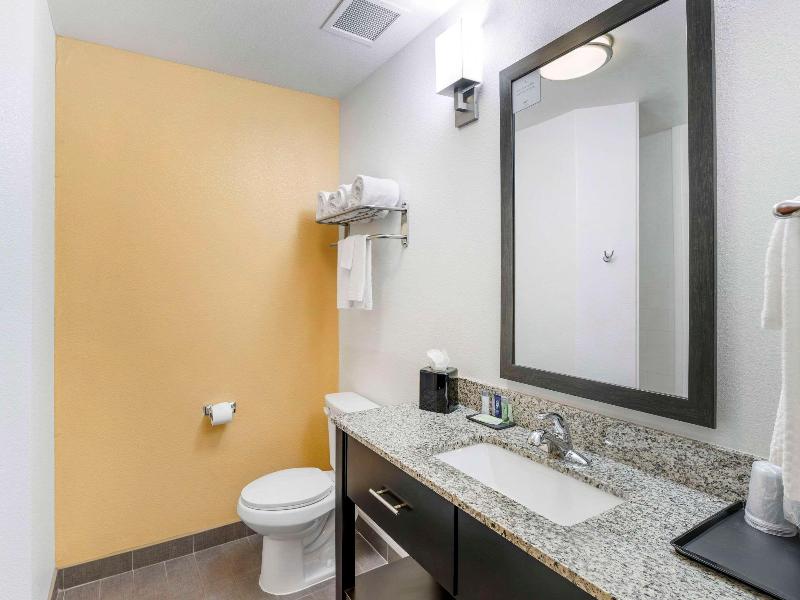 Sleep Inn & Suites Carlsbad image