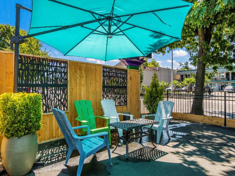 Signature Inn Eugene image