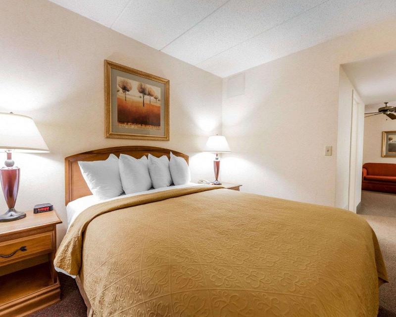 Quality Inn Chillicothe Area image