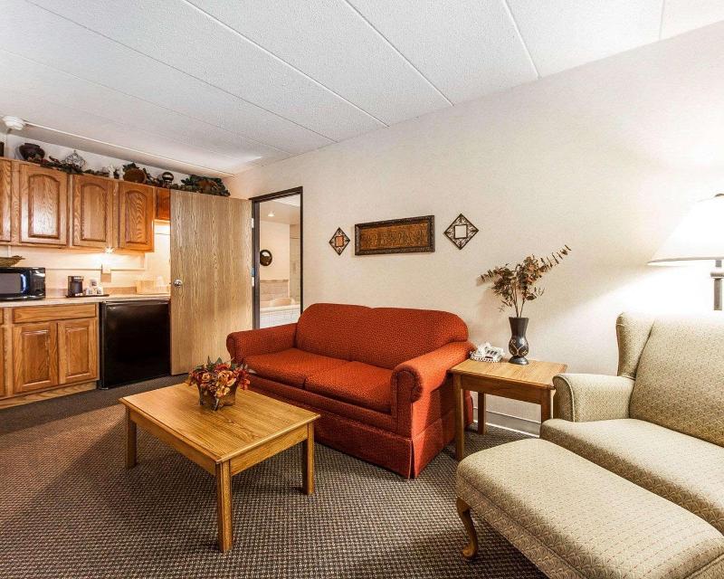 Quality Inn Chillicothe Area image