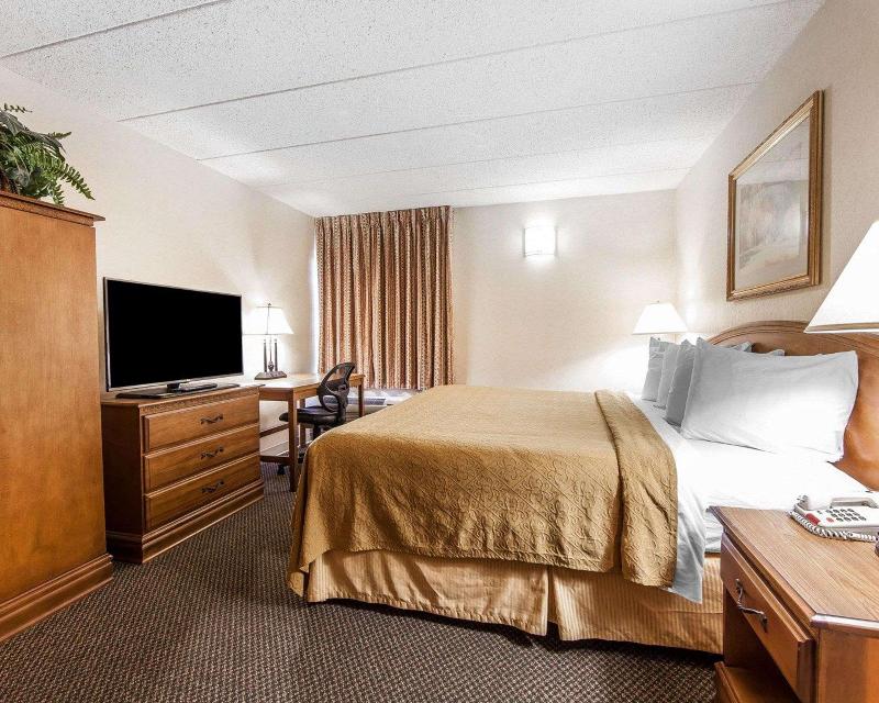Quality Inn Chillicothe Area image