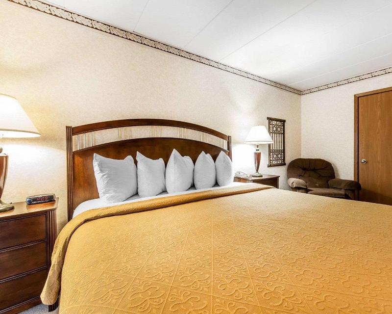 Quality Inn Chillicothe Area image