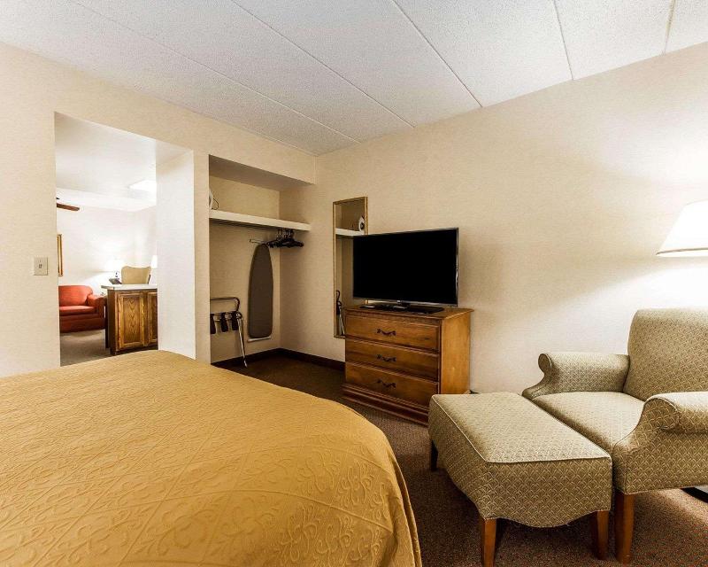 Quality Inn Chillicothe Area image