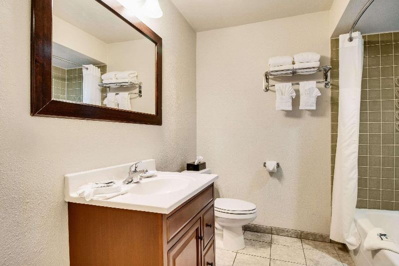 Rodeway Inn & Suites Portland - Jantzen Beach image