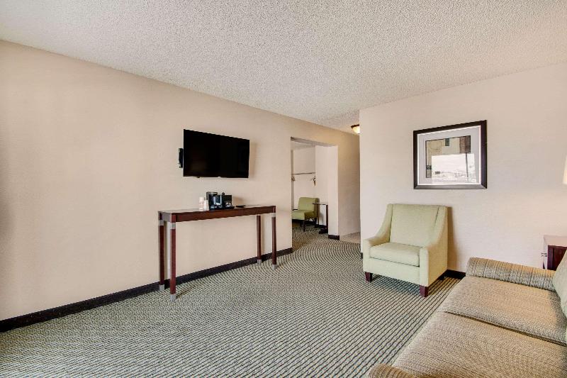Rodeway Inn & Suites Portland - Jantzen Beach image