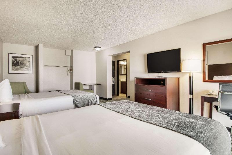 Rodeway Inn & Suites Portland - Jantzen Beach image