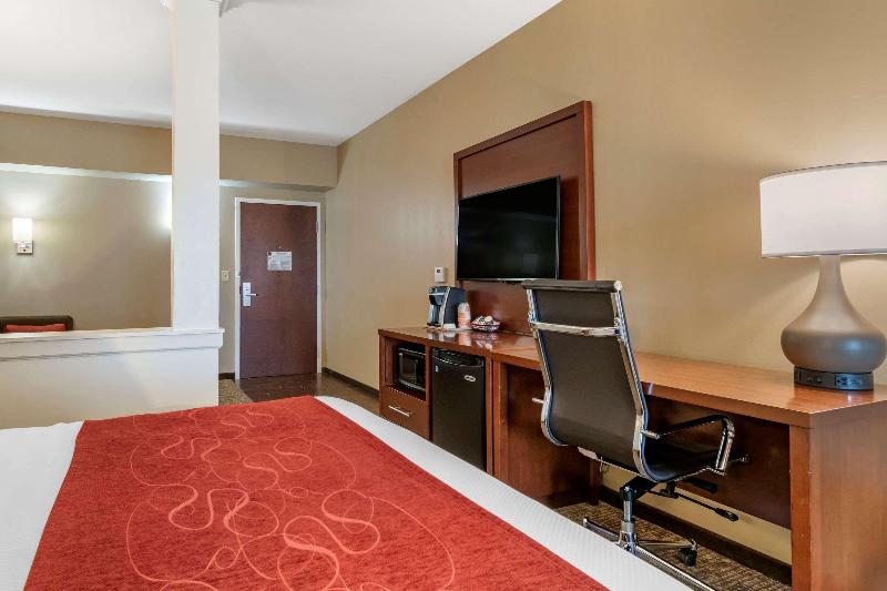 Comfort Suites Manheim - Lancaster image