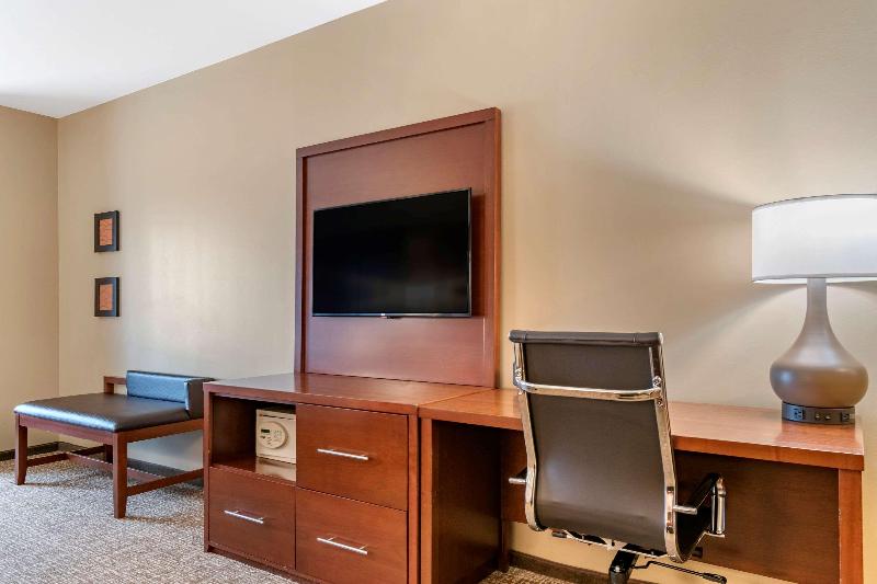 Comfort Suites Manheim - Lancaster image