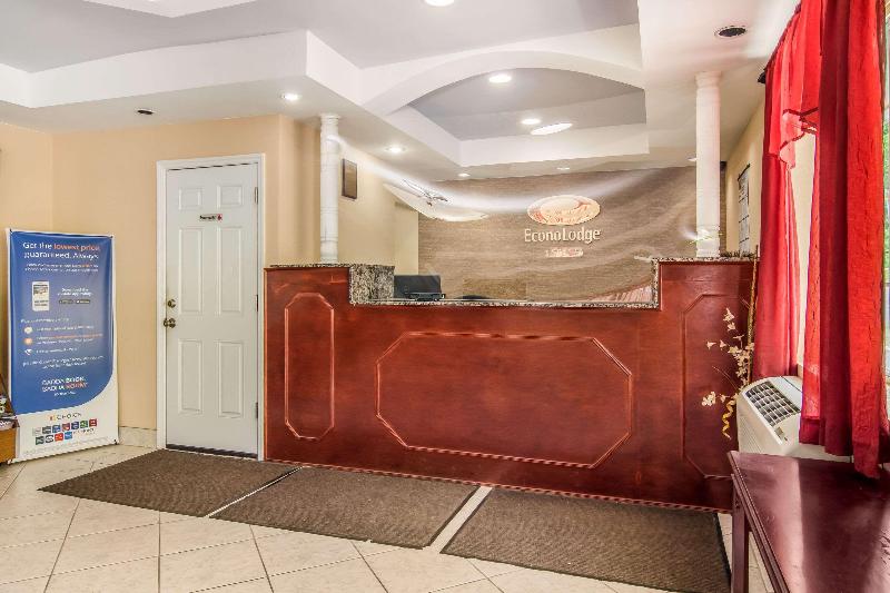 Econo Lodge Bradford image