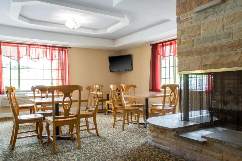 Econo Lodge Bradford image