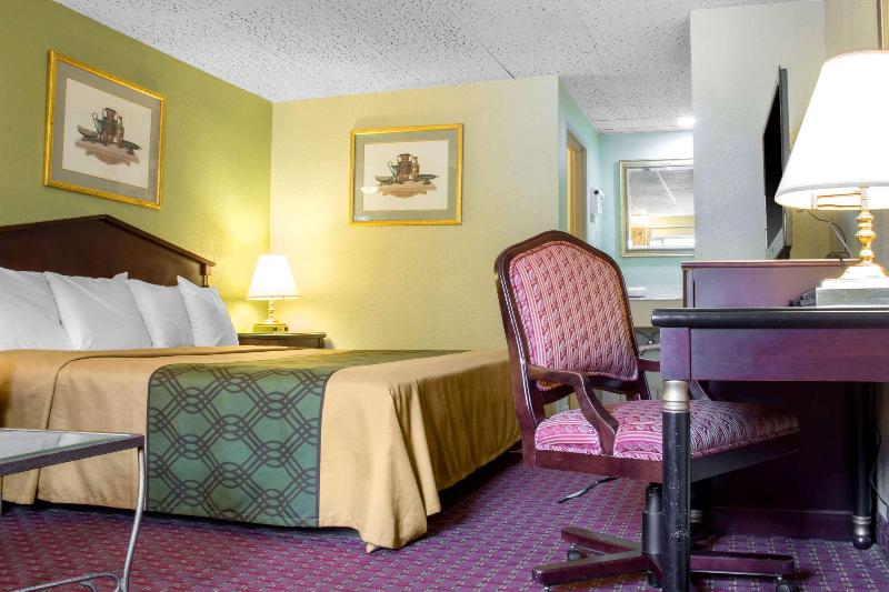 Econo Lodge Bradford — photo 60
