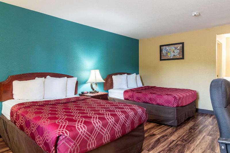 Econo Lodge Bradford image